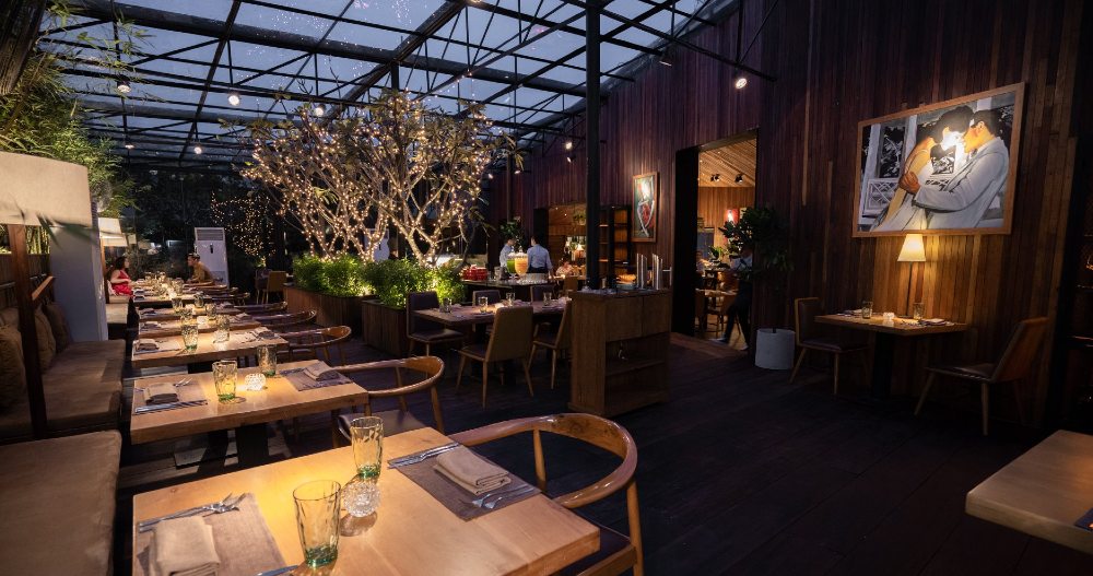 Top 15: The LOG Restaurant - Quán rooftop quận 1 cực chill