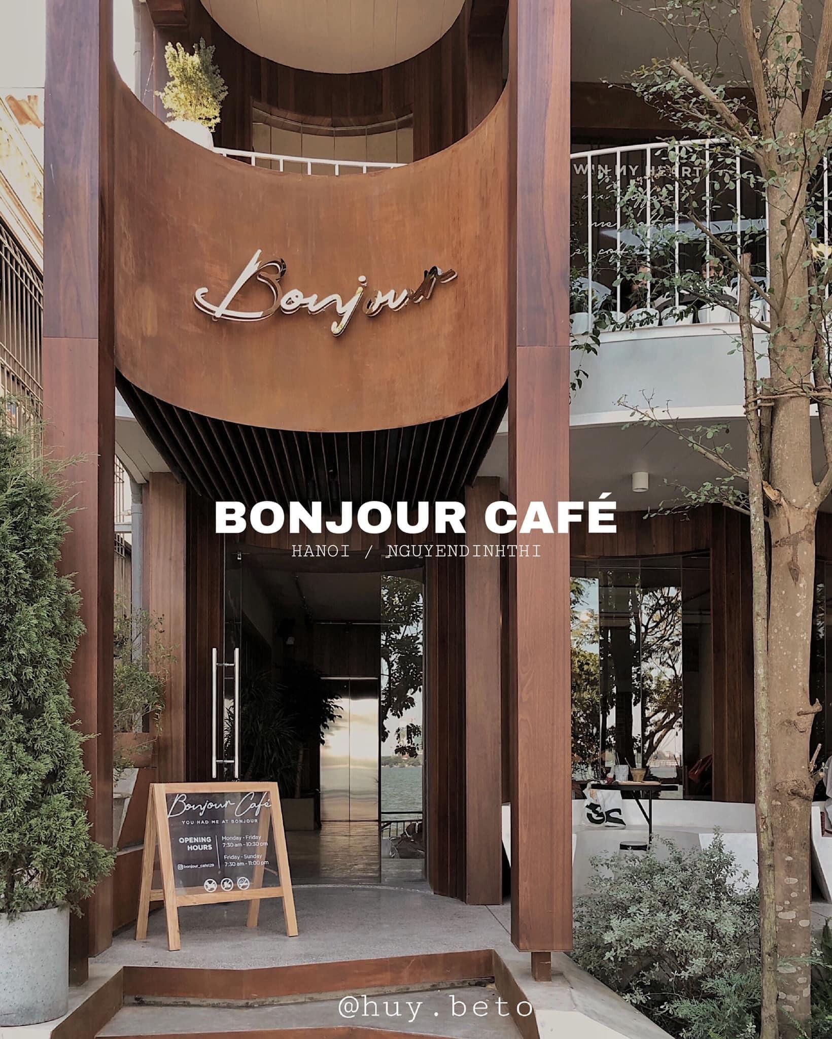 Top 4: Bonjour Café