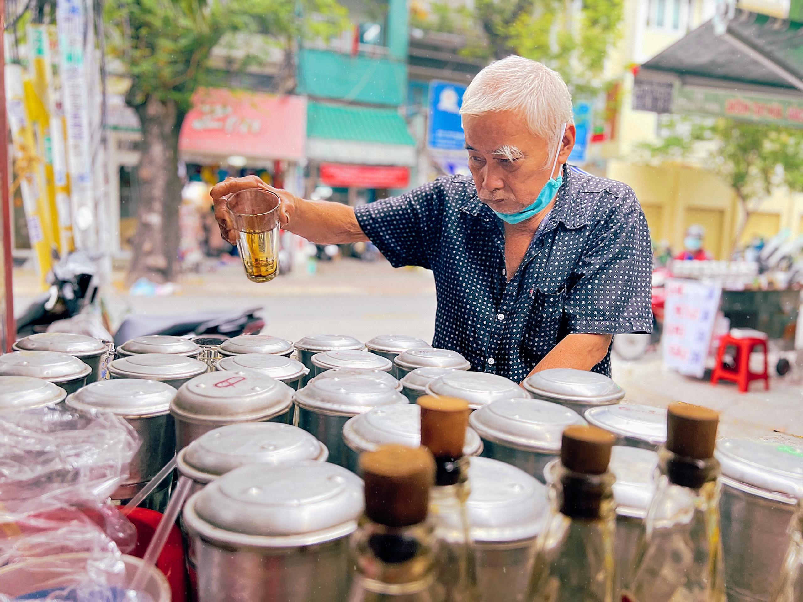 Top 8: Cà Phê Vợt Ông Bà